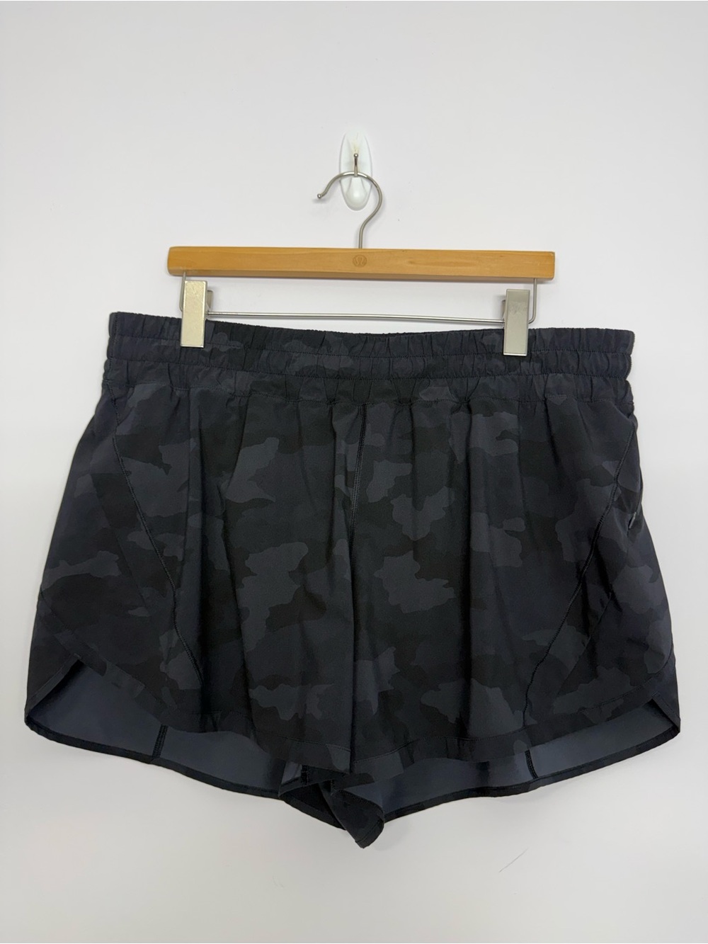Lululemon Track That Short 5" Heritage 365 Camo Deep Coal Size 18